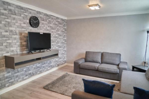 Birmingham Family and Contractors HS2 NEC 3beds Homehub
